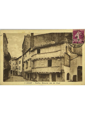 Niort – Vieilles maisons rue du Pont – CPA G. Laverdoux n° 7