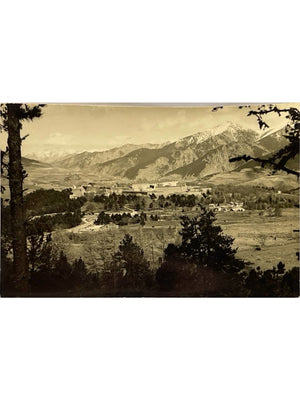 Carte postale – Mont-Louis – Vue générale et montagnes – Pyrénées-Orientales, années 1950