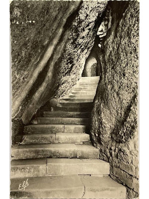 Carte postale – Vals (Ariège) – Église rupestre Notre-Dame, couloir d'entrée