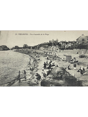 Trégastel – Vue d'ensemble de la plage animée – CPA n° 21