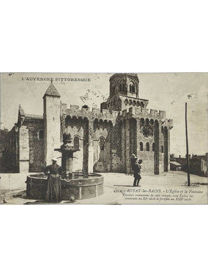 Royat-les-Bains – L'église et la fontaine – CPA 1925