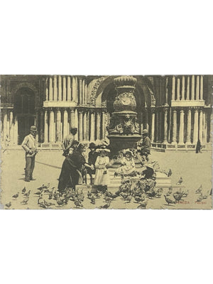 Venise – Les pigeons de la place Saint-Marc – CPA ancienne
