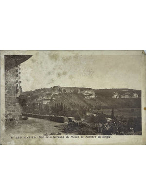 Les Eyzies – Terrasse du Musée et rochers du Cingle – CPA ancienne