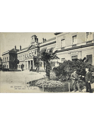 Angers – La Mairie et son jardin – CPA n°44