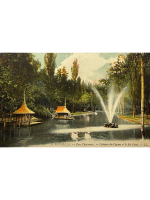 La Rochelle – Parc Charruyer, cabanes des cygnes et jet d'eau – CPA LL n°226
