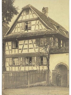 Belebtes altes Fachwerkhaus – Fotokarte Nr. 95