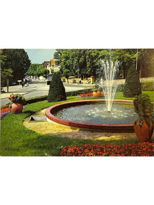 Néris-les-Bains – Le Carrefour, bassin et massifs fleuris – CPSM 1976