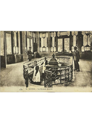 Vittel – La Grande Source, intérieur animé – CPA n° 79
