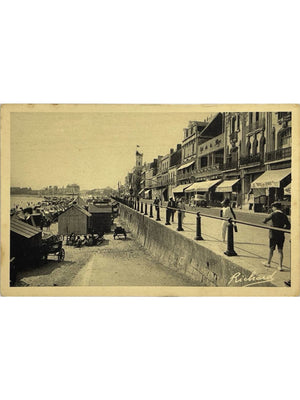 Les Sables-d'Olonne – Plage et quai Wilson animé – CPA vers 1931