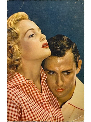 Carte postale romance, couple en couleurs – M. D. Paris n° 2665, années 1950