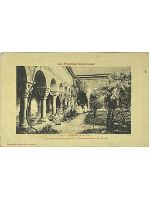 Prades – Colonnes et chapiteaux à l'établissement de bains – CPA Labouche n° 295