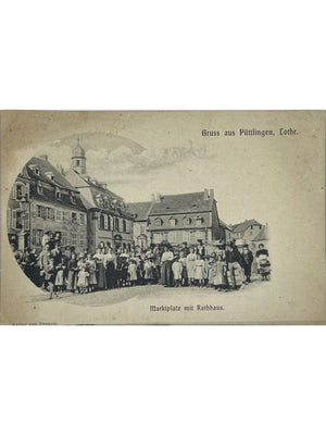 Puttelange-aux-Lacs – Place du marché, hôtel de ville et foule – CPA ancienne