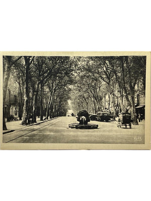 Carte postale – Aix-en-Provence – Le cours Mirabeau, fontaine et automobiles – Éditions Rella