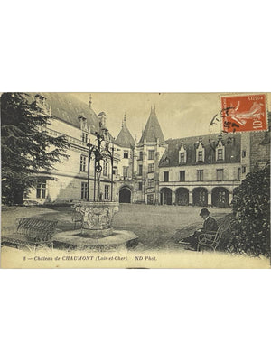 CPA Chaumont-sur-Loire – Château, cour et puits – ND Phot.