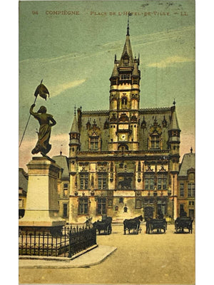 Compiègne – Place de l'Hôtel-de-Ville et statue de Jeanne d'Arc – CPA n° 94