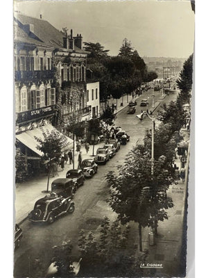 Vichy – Avenue Aristide-Briand, automobiles et Sylvia Hôtel – CPSM vers 1950