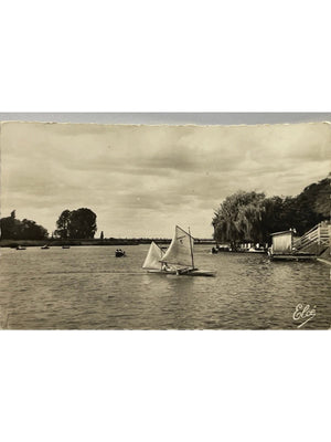 Vichy (Allier) – Bords de l'Allier, pédalos et canotage – CPSM 1956