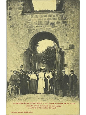 Saint-Bertrand-de-Comminges – Porte d'entrée et arrivée de touristes – CPA vers 1911