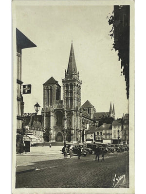 Carte postale – Lisieux (Calvados) – Place Thiers et cathédrale Saint-Pierre – Yvon n° 617