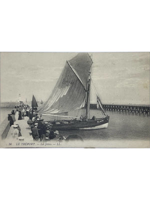 Le Tréport – Les jetées et voilier de pêche D 404 – CPA n° 56 L.L.