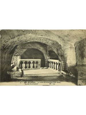 Saint-Émilion – La grotte, source, lit et fauteuil – CPA ancienne