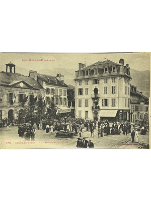 Argelès-Gazost – La mairie et la place animée – CPA n° 175