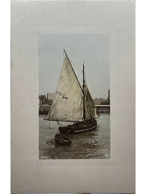 Carte postale – Bateau à voile dans un port – Carte photo ancienne n° 9059