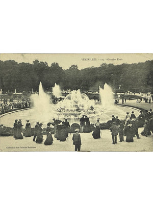 Versailles – Grandes Eaux et foule dans les jardins – CPA n° 115
