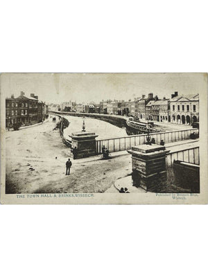 Wisbech – The Town Hall & Brinks – CPA ancienne Bennett Bros.
