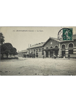 Montargis – La gare animée, attelages et vélo – CPA n° 101