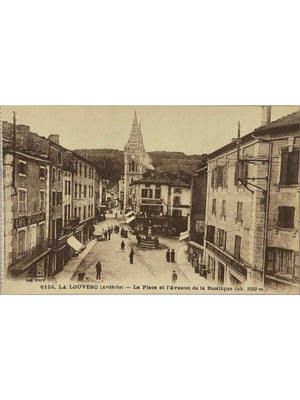 La Louvesc (Ardèche) – Place et avenue de la Basilique – CPA n°6153