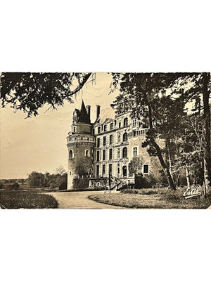 Brissac-Quincé – Château de Brissac, entrée du parc et façade principale – CPA