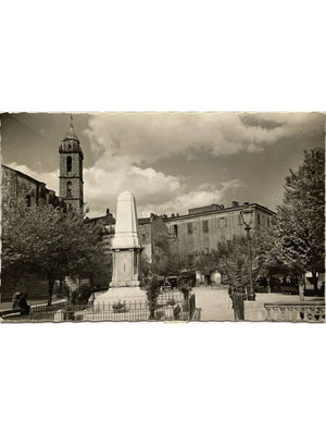 Sartène – Église et monument aux morts – CPSM Corse années 1950