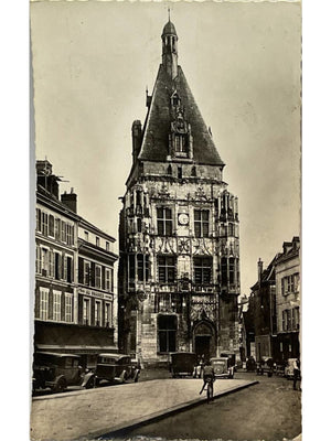 Dreux – Le Beffroi et rue animée avec automobiles – CPSM 1952