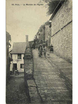 Poix-de-Picardie – La montée de l'église, scène animée – CPA n° 40